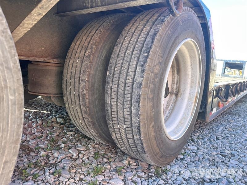 Fontaine Renegade LXT40 40 ton T/A 34 ft - 60 ft Extendable Zemie treileri