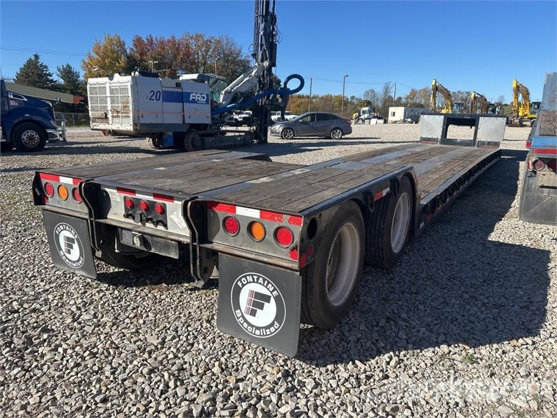 Fontaine Renegade LXT40 40 ton T/A 34 ft - 60 ft Extendable Zemie treileri