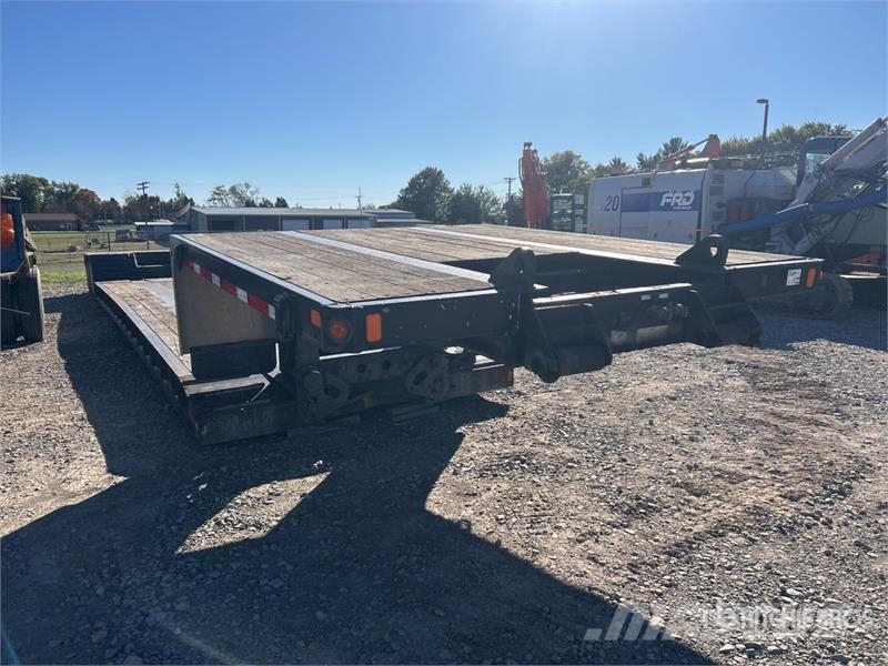 Fontaine Renegade LXT40 40 ton T/A 34 ft - 60 ft Extendable Zemie treileri