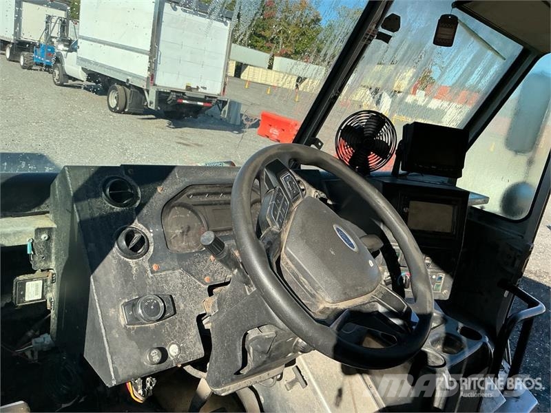Ford 4x2 Step Van (Inoperable) Fourgon