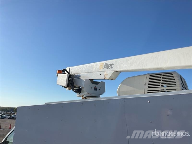 Ford AT200 30 ft on Ford E-350 4x2 Van Mounted Aerial L Truck mounted platforms
