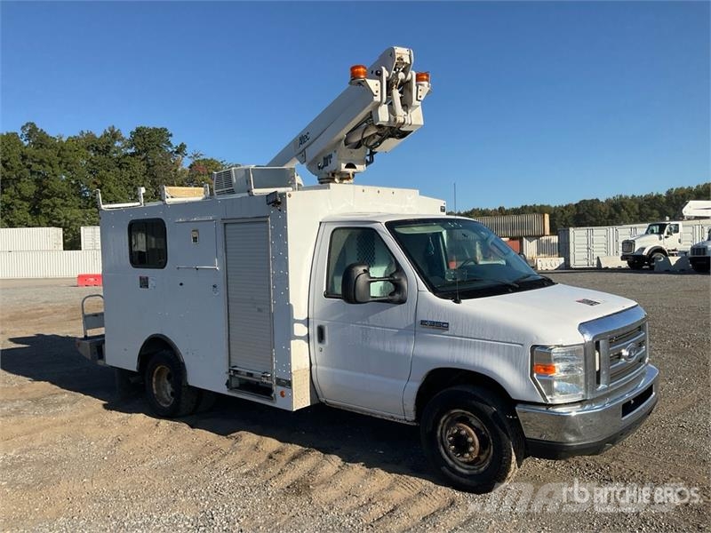 Ford AT200 30 ft on Ford E-350 4x2 Van Mounted Aerial L Truck mounted platforms