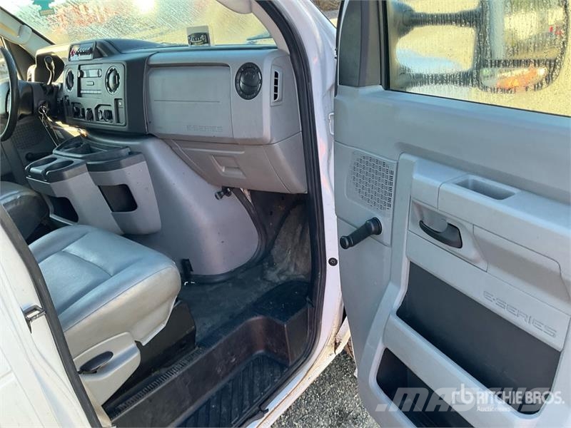 Ford AT200 30 ft on Ford E-350 4x2 Van Mounted Aerial L Truck mounted platforms