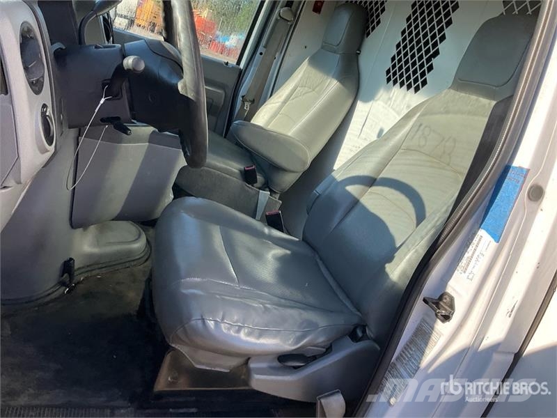 Ford AT200 30 ft on Ford E-350 4x2 Van Mounted Aerial L Truck mounted platforms