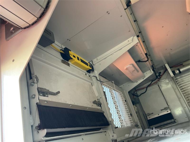 Ford AT200 30 ft on Ford E-350 4x2 Van Mounted Aerial L Truck mounted platforms