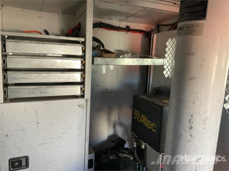 Ford AT200 30 ft on Ford E-350 4x2 Van Mounted Aerial L Truck mounted platforms
