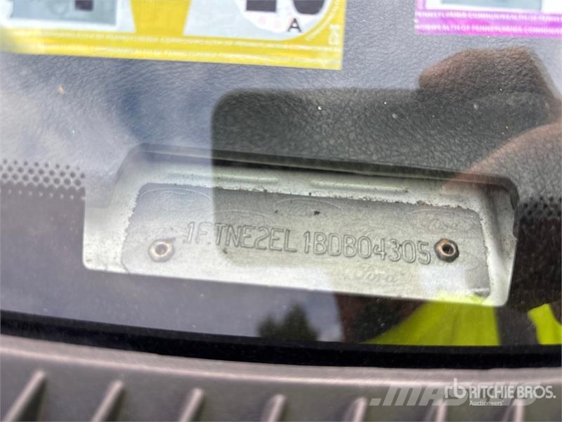 Ford E-250 Κλούβες με συρόμενες πόρτες