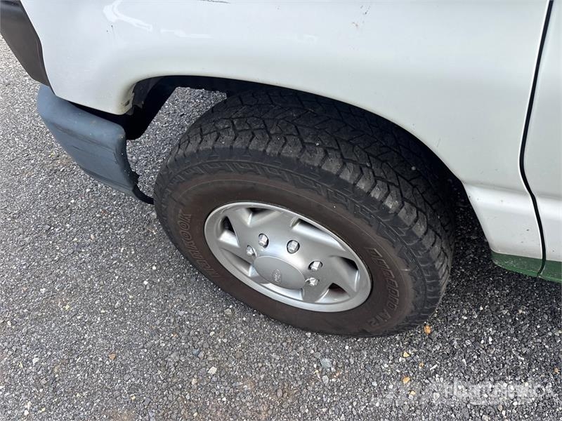 Ford E-250 Κλούβες με συρόμενες πόρτες