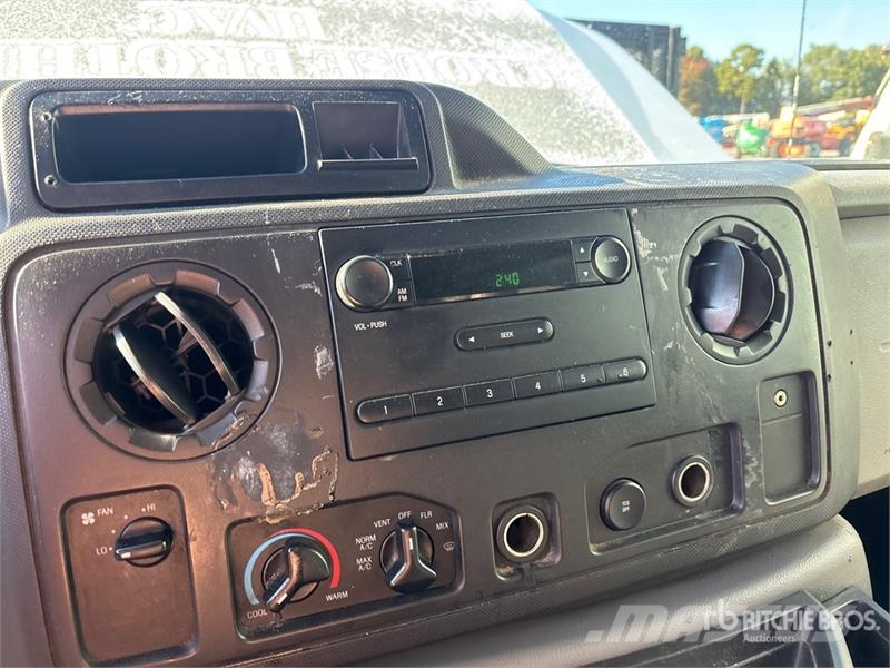 Ford E-350 Lieferwagen