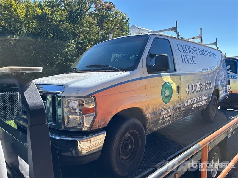 Ford E-350 패널 화물차
