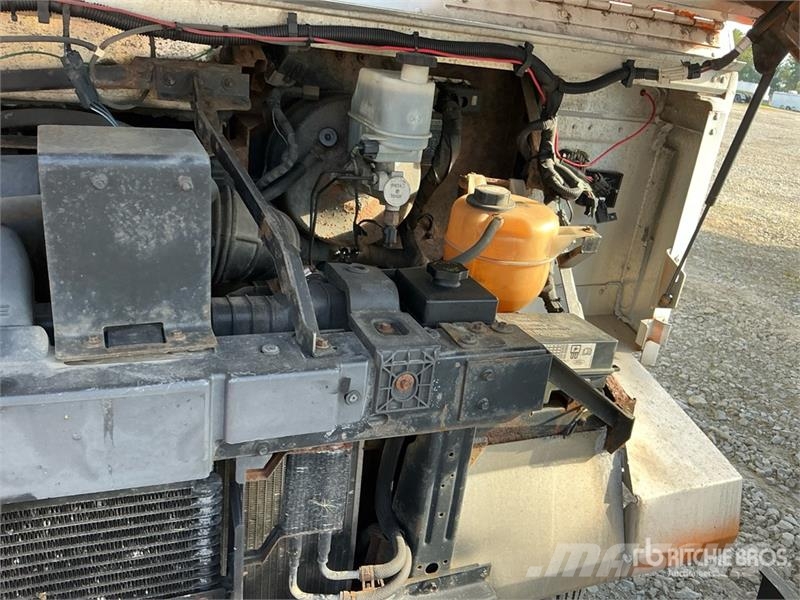 Ford E-350 4x2 Step Van Fourgon