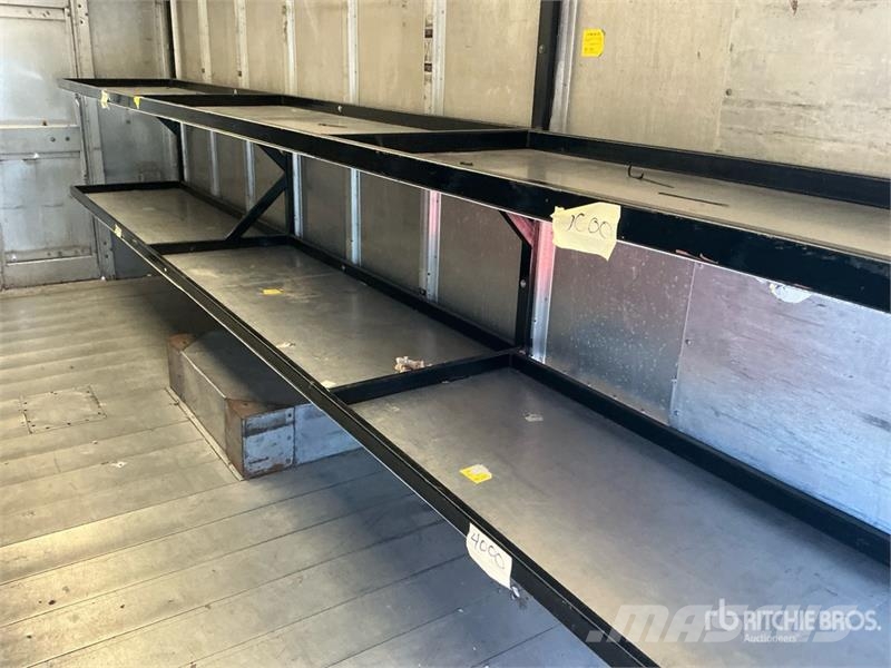 Ford E-350 4x2 Step Van Fourgon