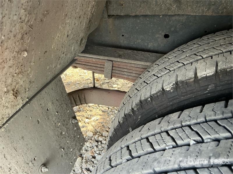 Ford E-350 4x2 Step Van Fourgon