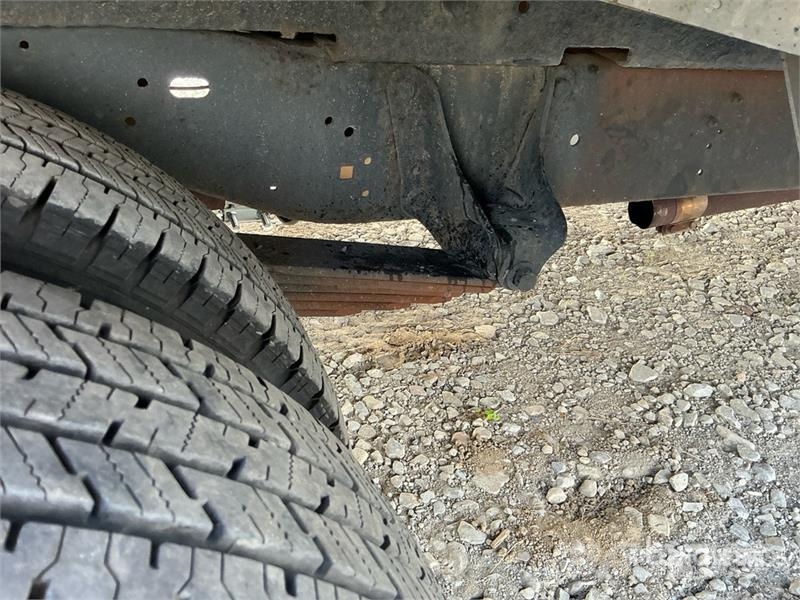 Ford E-350 4x2 Step Van Fourgon