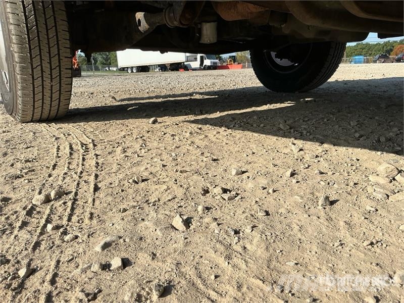 Ford E-350 4x2 Step Van Fourgon