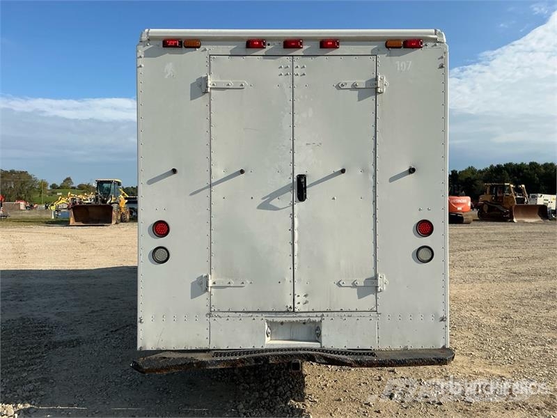 Ford E-350 4x2 Step Van Fourgon