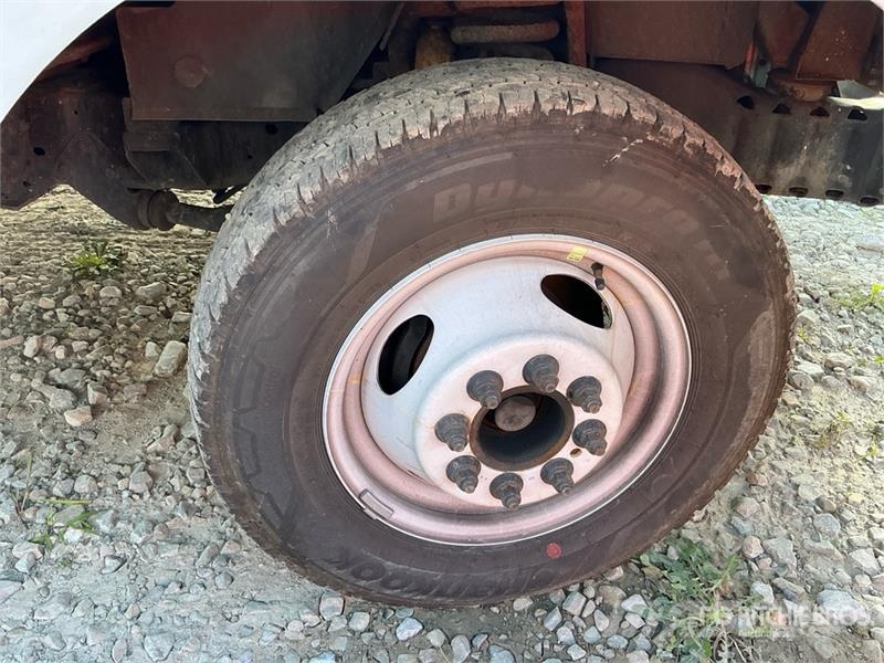 Ford E-350 4x2 Step Van Fourgon