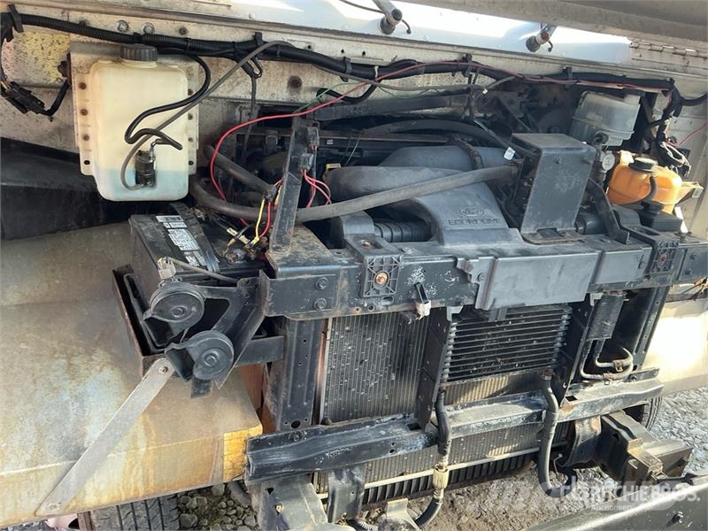 Ford E-350 4x2 Step Van Fourgon