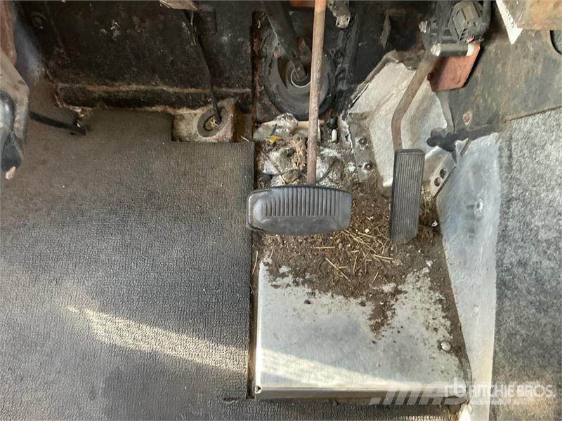 Ford E-350 4x2 Step Van Fourgon
