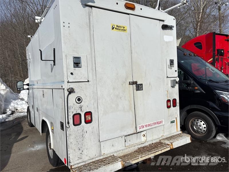 Ford E-350 4x2 Utility Truck (Inoperable) Pick up/Dropside