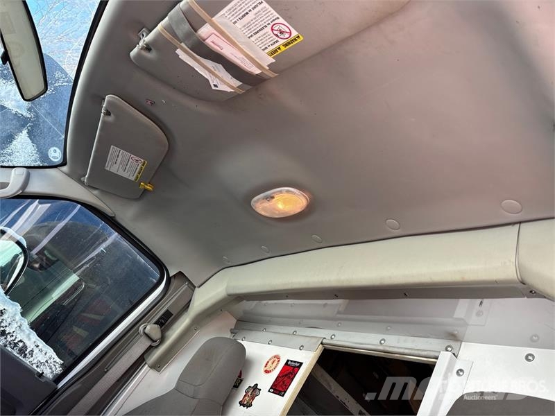 Ford E-350 4x2 Utility Truck (Inoperable) Pick up/Dropside