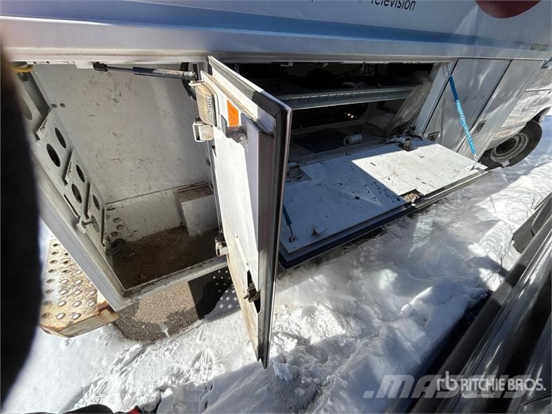 Ford E-350 4x2 Utility Truck (Inoperable) Pick up/Dropside