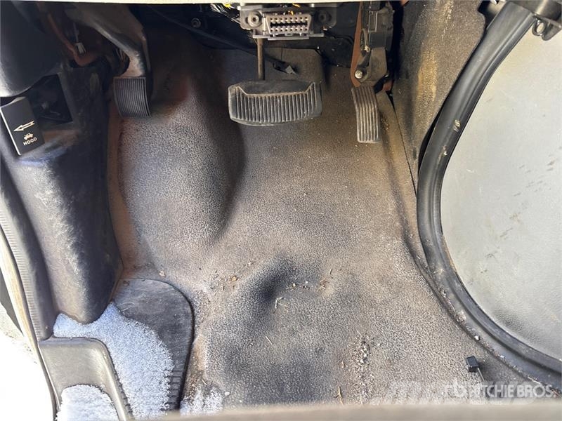 Ford E-350 4x2 Utility Truck (Inoperable) Pick up/Dropside