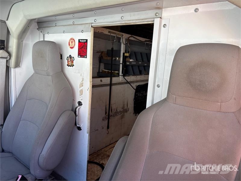 Ford E-350 4x2 Utility Truck (Inoperable) Pick up/Dropside