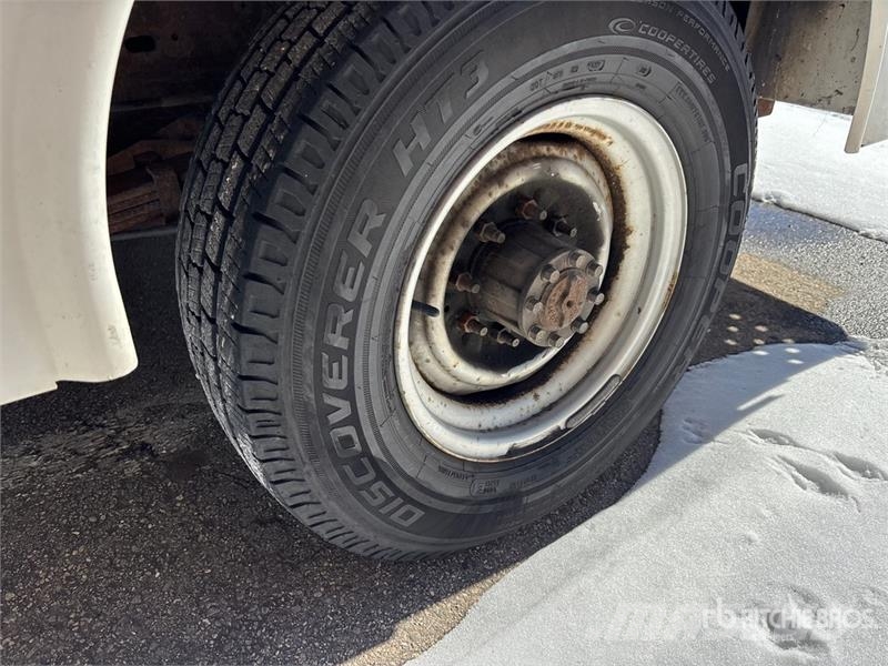 Ford E-350 4x2 Utility Truck (Inoperable) Pick up/Dropside