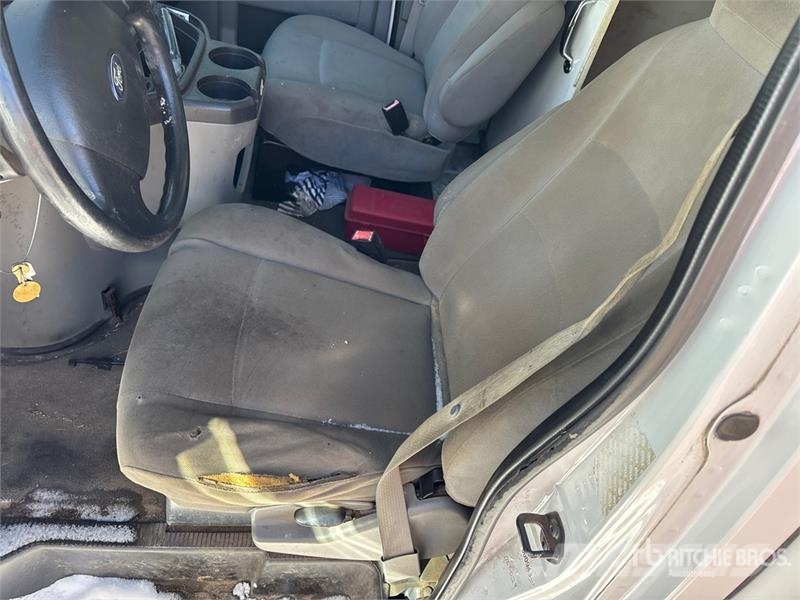 Ford E-350 4x2 Utility Truck (Inoperable) Pick up/Dropside