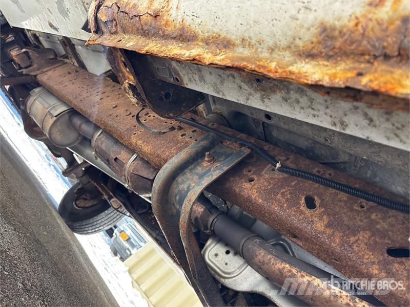 Ford E-350 4x2 Utility Truck (Inoperable) Pick up/Dropside
