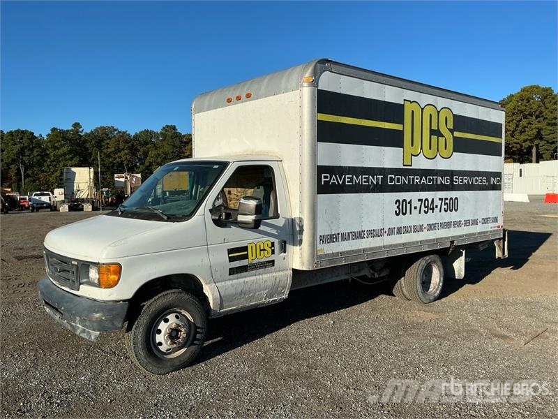 Ford E-350 4x2 Van Truck 貨箱式卡車