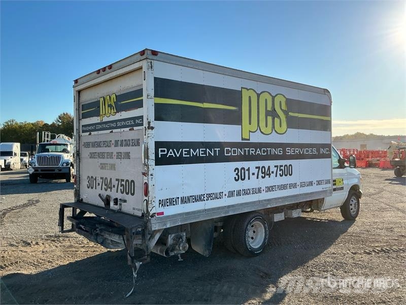 Ford E-350 4x2 Van Truck 貨箱式卡車