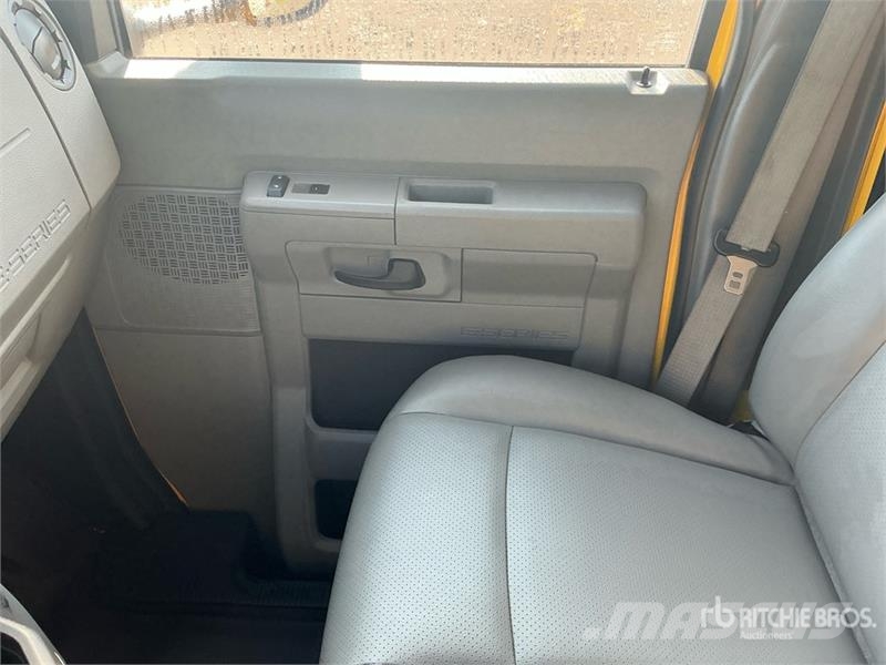 Ford E-350 4x2 Van Truck Bakwagens met gesloten opbouw