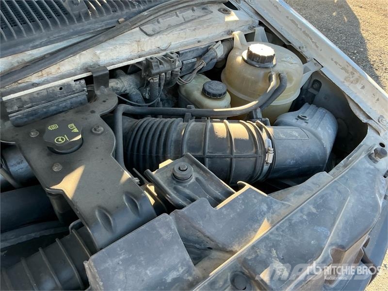 Ford E-350 4x2 Van Truck 貨箱式卡車
