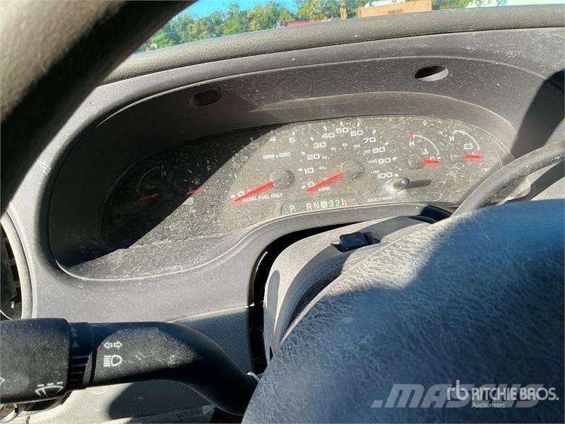 Ford E-350 4x2 Van Truck 貨箱式卡車