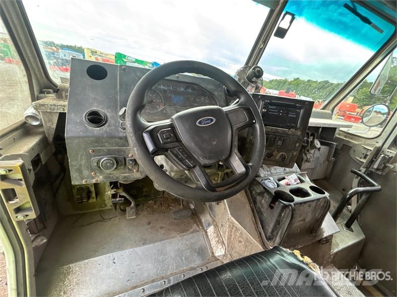 Ford E-450 4x2 Step Van 車廂