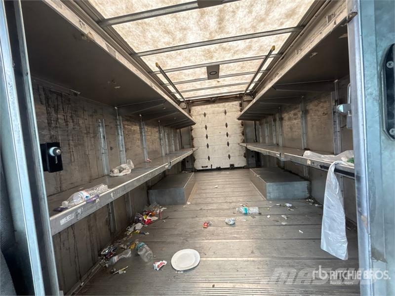 Ford E-450 4x2 Step Van 車廂