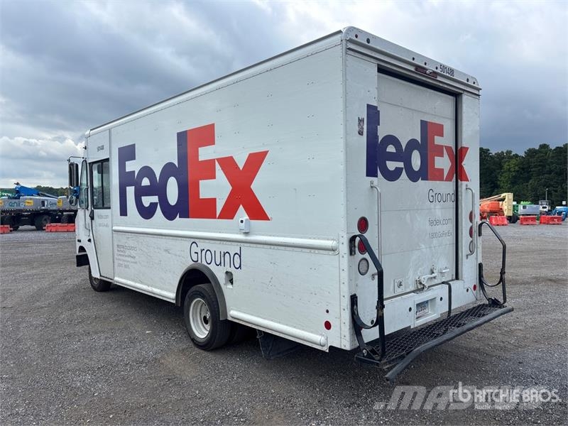 Ford E-450 4x2 Step Van 車廂