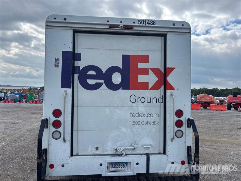 Ford E-450 4x2 Step Van 車廂