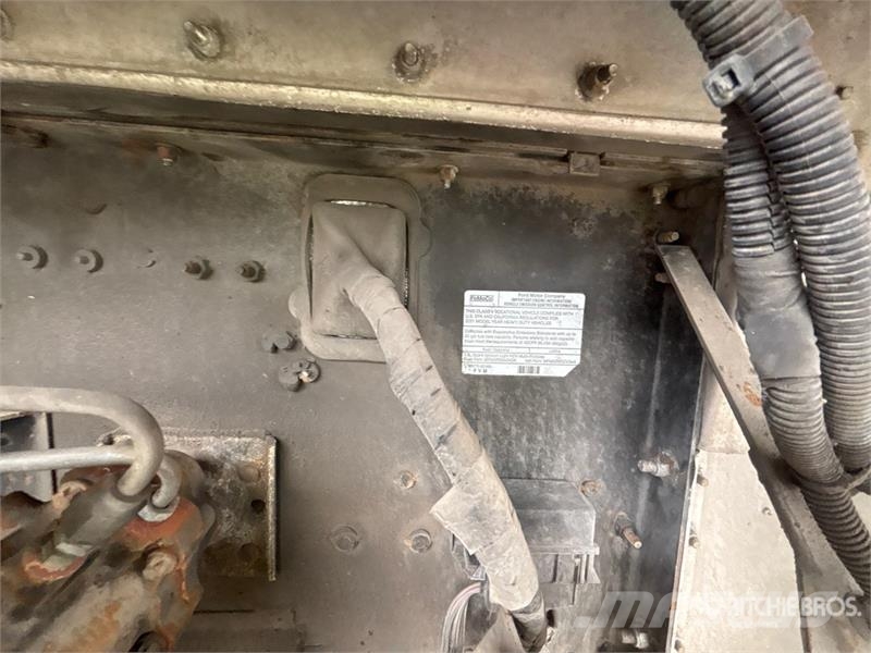 Ford E-450 4x2 Step Van 車廂