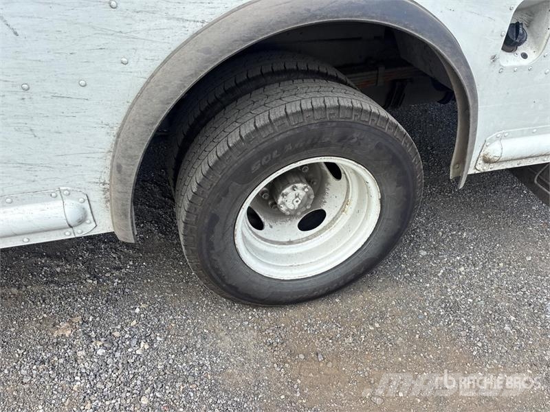 Ford E-450 4x2 Step Van 車廂
