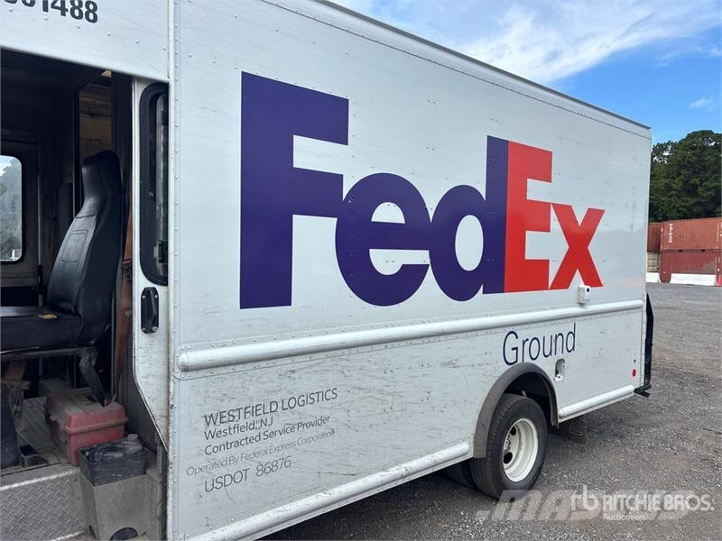 Ford E-450 4x2 Step Van 車廂