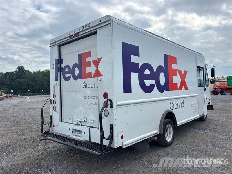 Ford E-450 4x2 Step Van 車廂