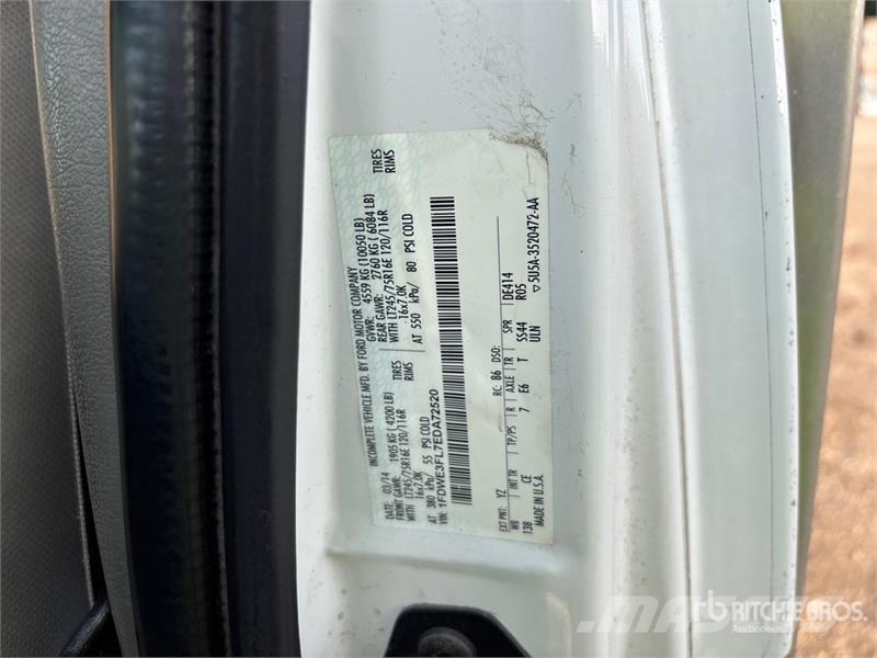 Ford E350 4x2 Van Truck Skříňová nástavba