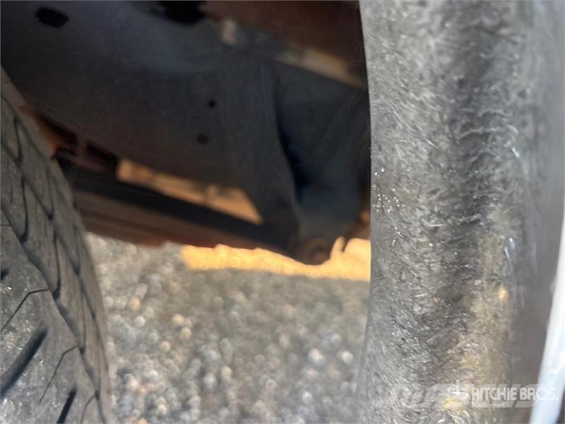 Ford E350 4x2 Van Truck Skříňová nástavba