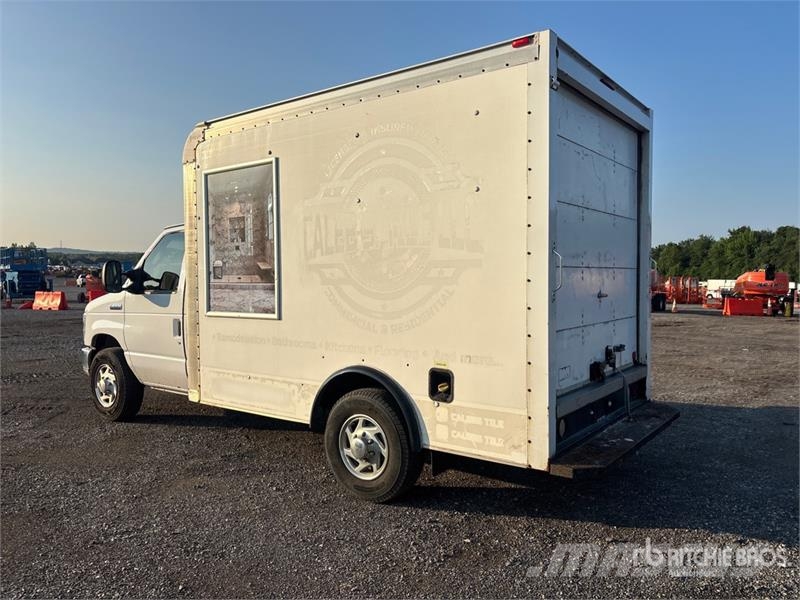 Ford E350 4x2 Van Truck Skříňová nástavba