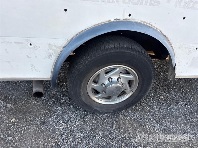 Ford E350 4x2 Van Truck Skříňová nástavba
