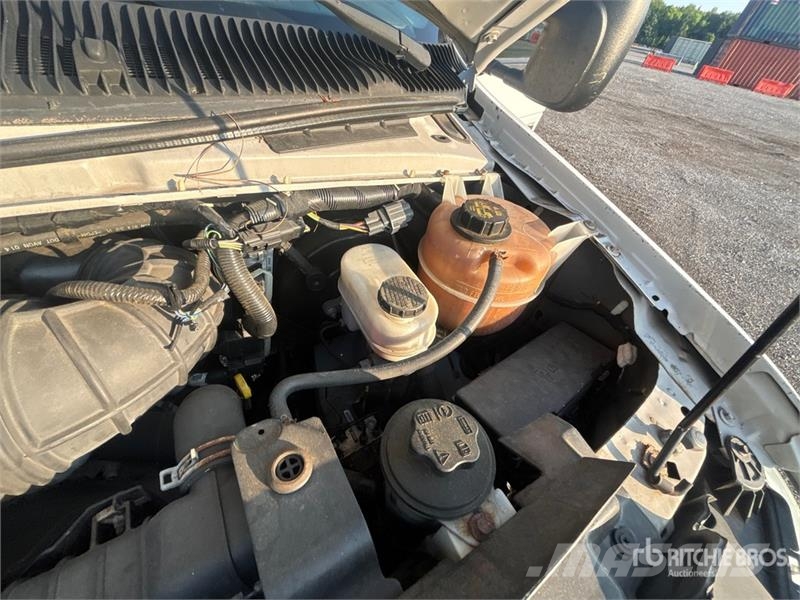 Ford E350 4x2 Van Truck Skříňová nástavba