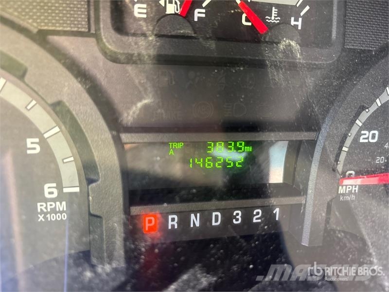 Ford E350 4x2 Van Truck Skříňová nástavba